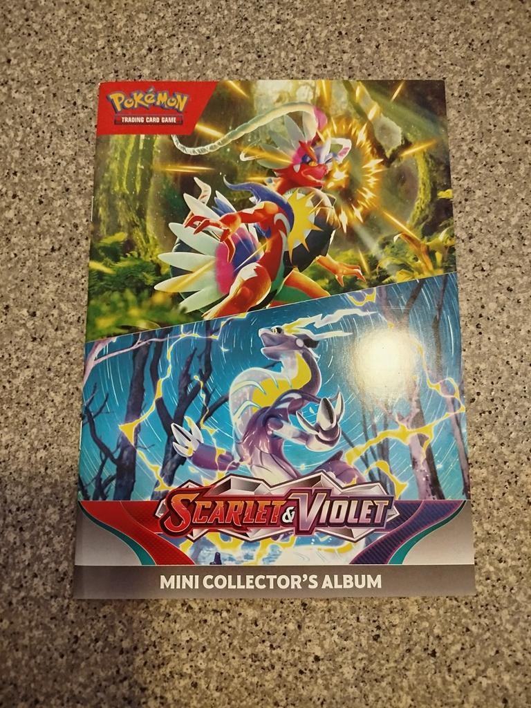 Pokémon Scarlet & Violet Mini Collector's Album, Ophalen of Verzenden, Nieuw, Boek of Catalogus