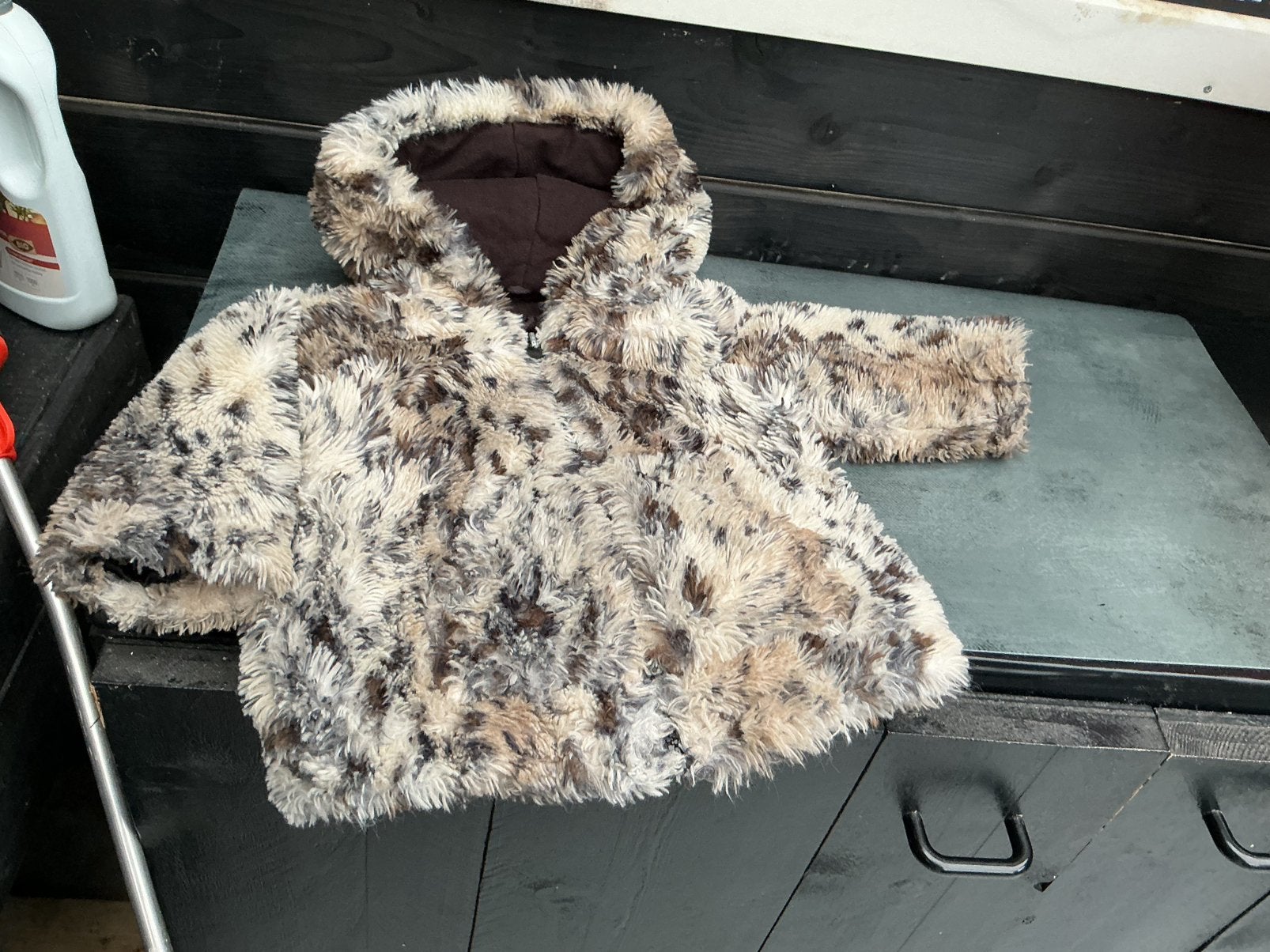 Zgan beige zwart bont jasje maat 80, Ophalen of Verzenden, Zo goed als nieuw, Meisje, Jasje