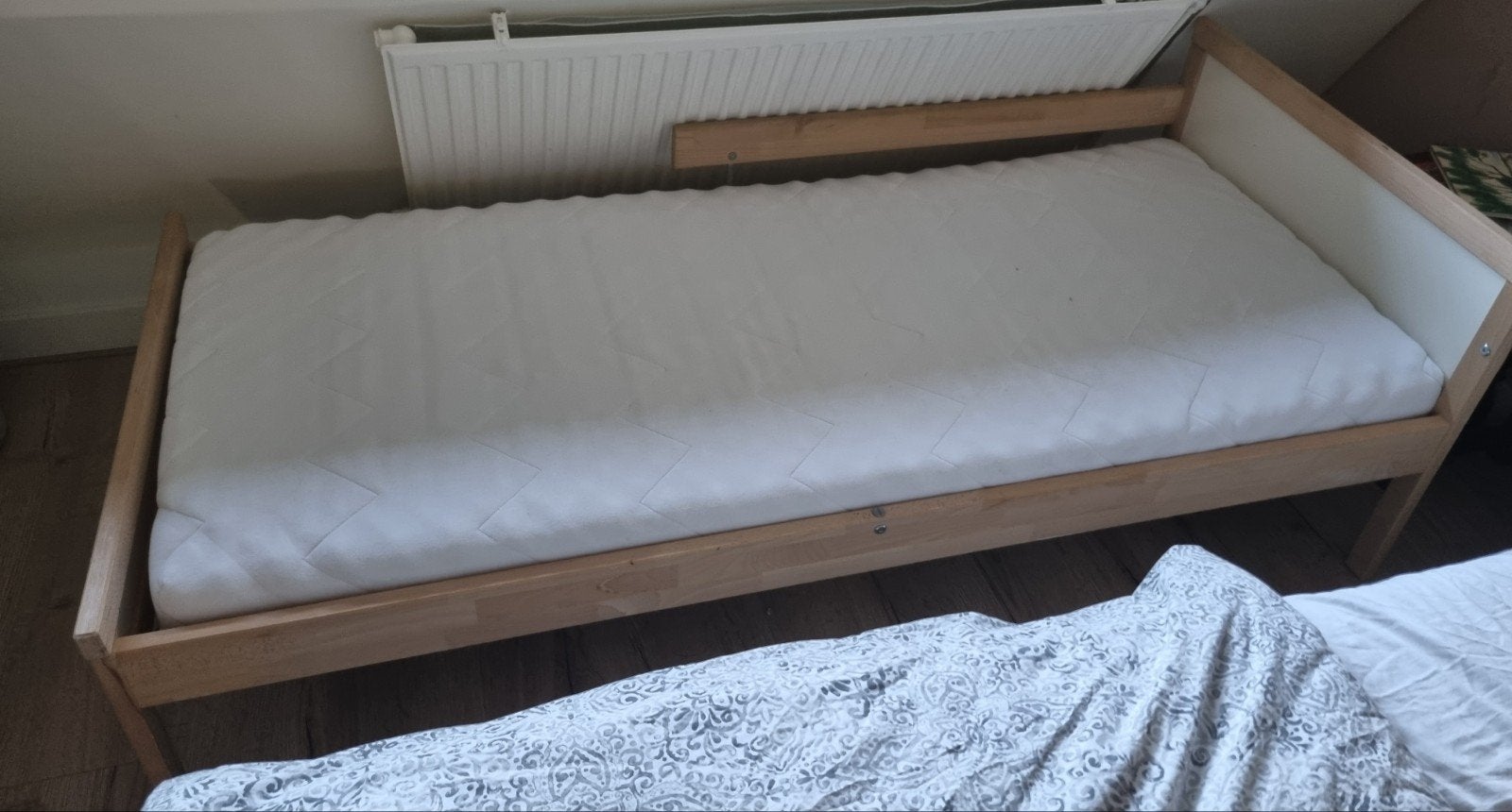 Peuterbed SNIGLAR ikea met matras, Ophalen, Gebruikt, Eenpersoons, 90 cm