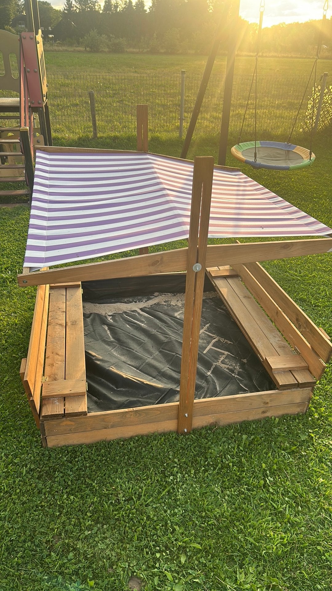 Zandbak 120 x 120 m, in nette staat, half jaar oud, Ophalen, Zo goed als nieuw