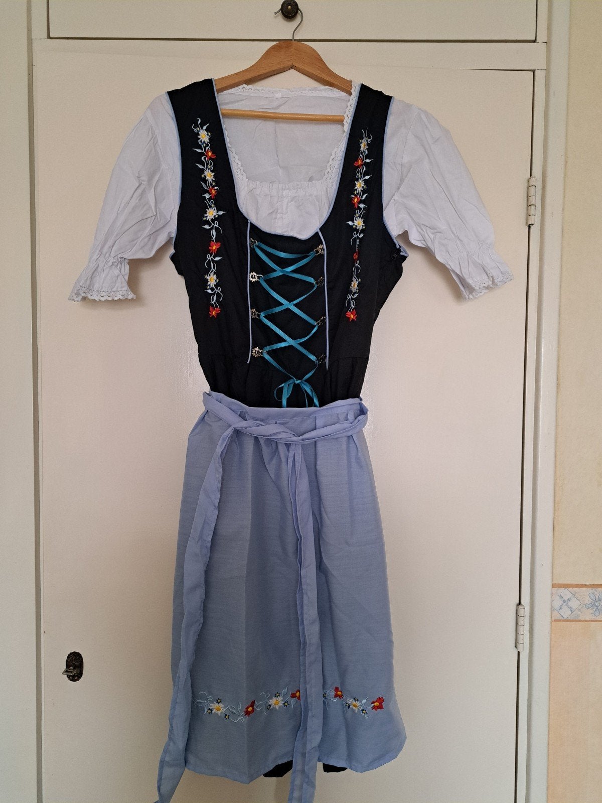 dirndl maat 44, Ophalen of Verzenden, Nieuw, Maat 42/44 (L), Kleding