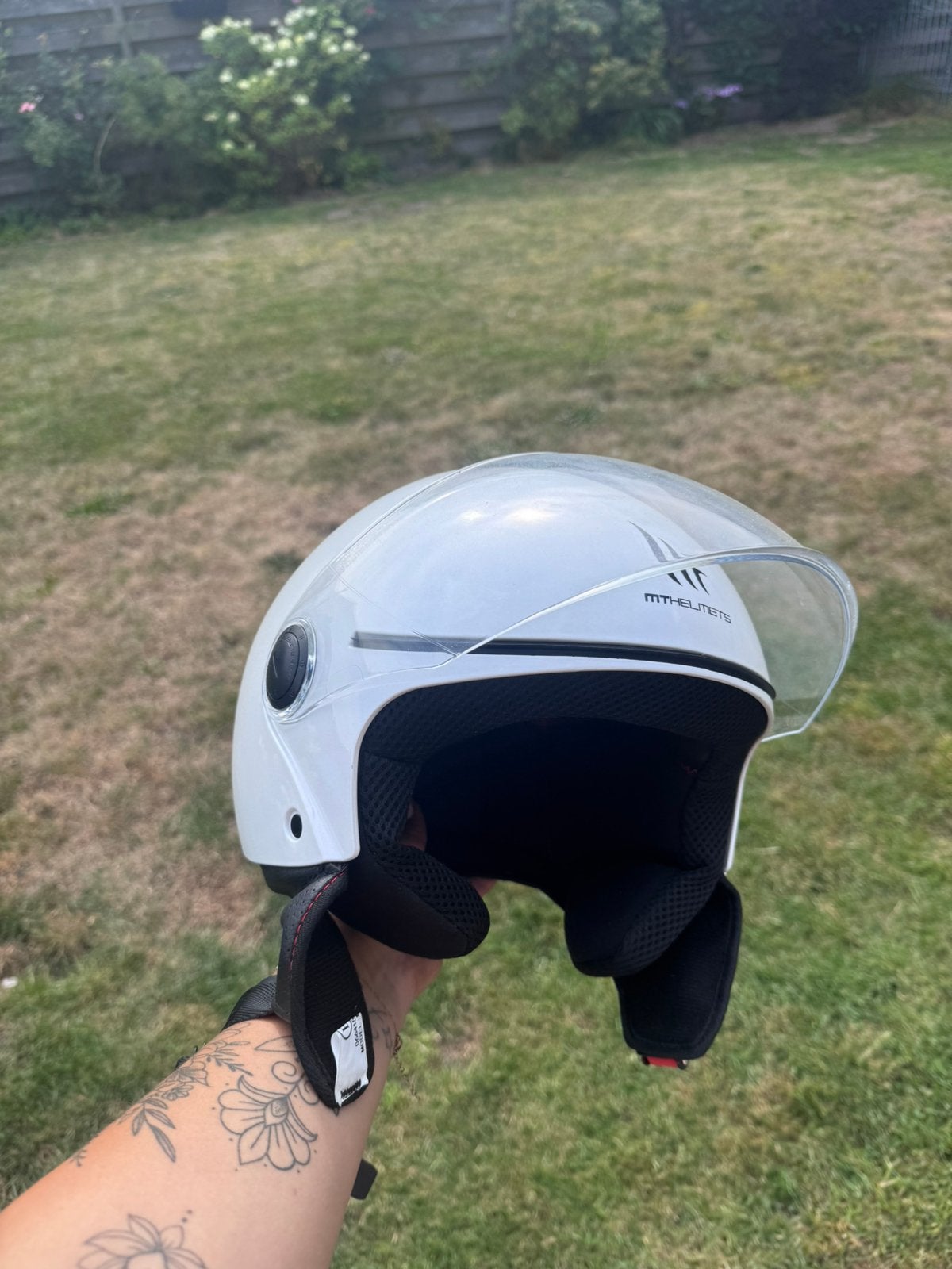 Helm zo goed als nieuw, Ophalen, Zo goed als nieuw