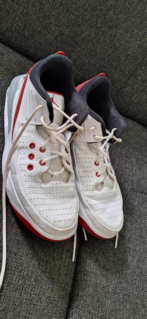 Basketbalschoenen, Ophalen, Schoenen