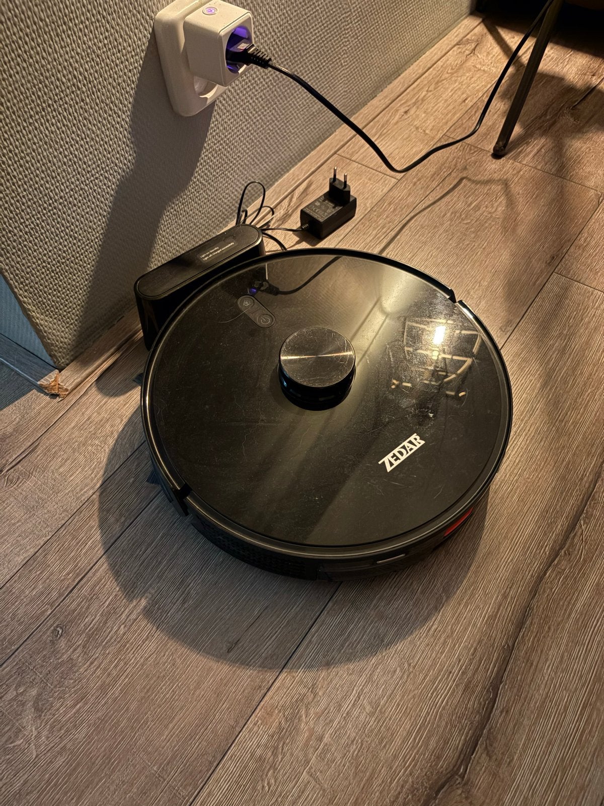 Zedar Robotstofzuiger - Zwart, Goede Staat, Witgoed en Apparatuur, Ophalen, Overige merken, Gebruikt, Robotstofzuiger