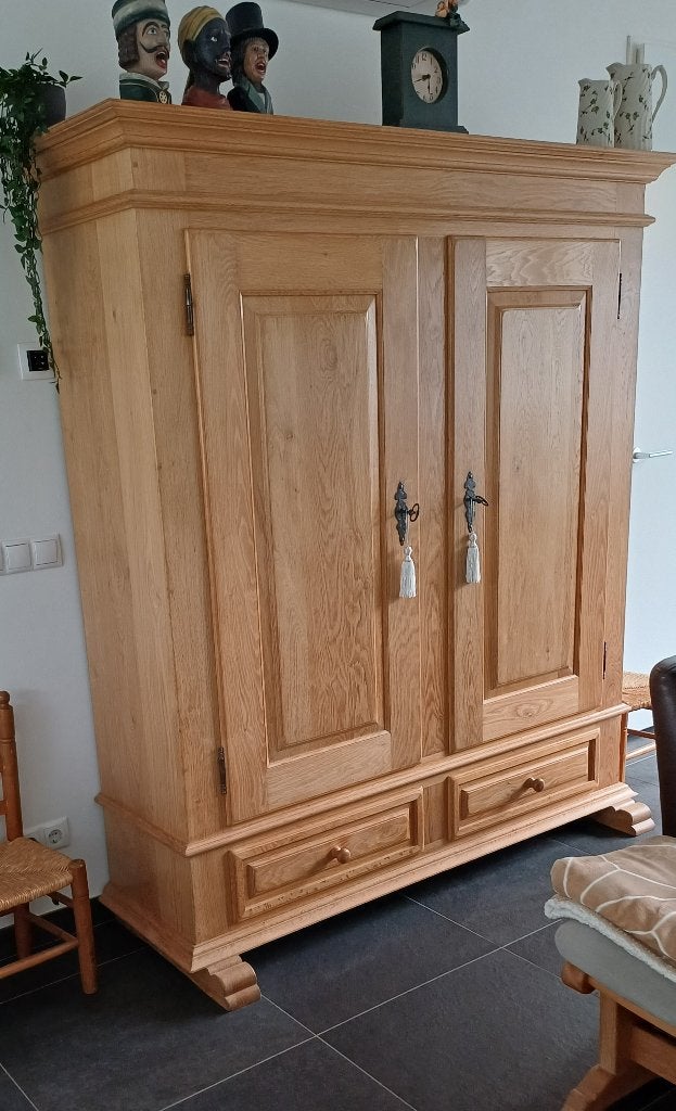Karaktervolle geloogd blank eiken kast, Ophalen, Zo goed als nieuw