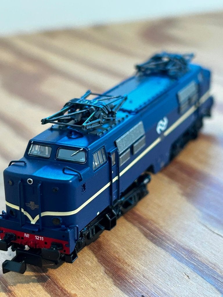N-spoor Loc 40465 NS 1211 Blauw met ovp, Hobby en Vrije tijd, Modeltreinen | N-Spoor, Gelijkstroom, Locomotief, Piko, Ophalen of Verzenden