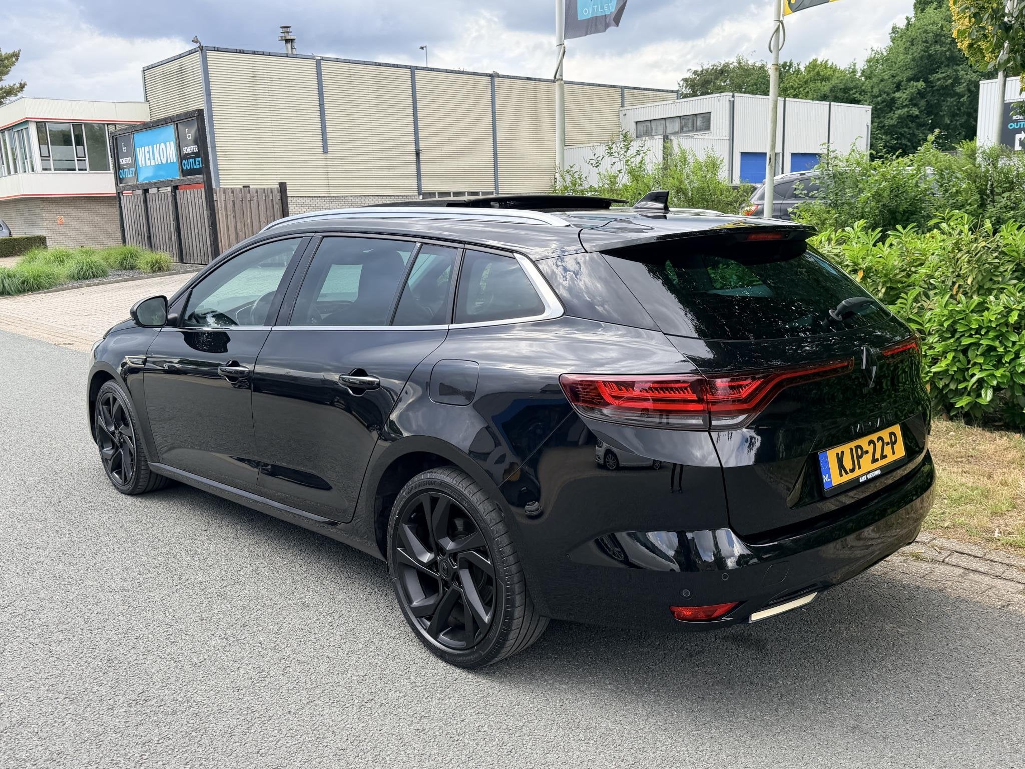 Renault Mégane Estate 1.6 E-Tech Plug-In Hybrid 160PK•Pan, Gebruikt, 4 cilinders, 1573 kg, Zwart