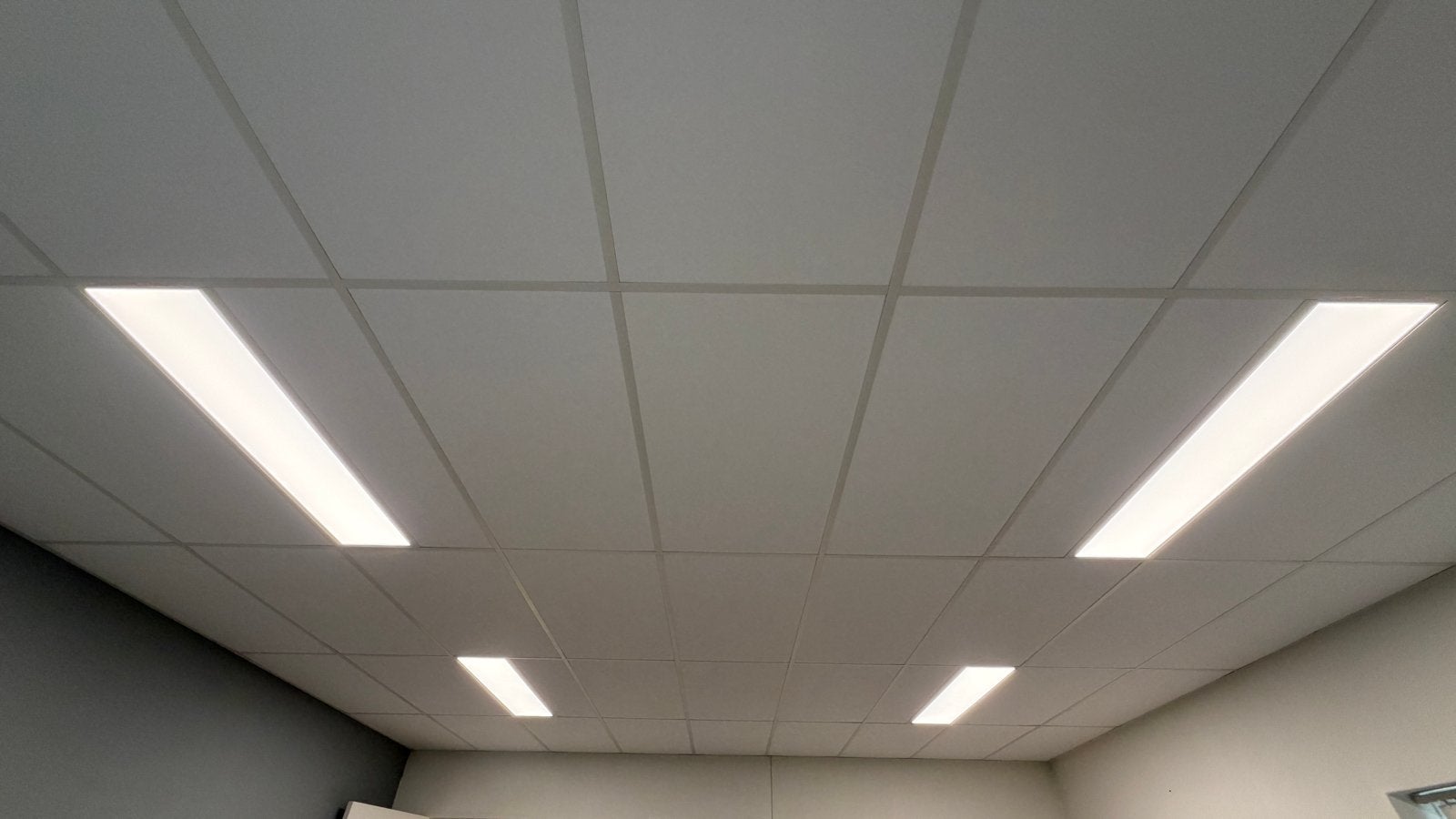 Systeemplafond ca 65m2-70m2 en 1 verpakking, Ophalen, Nieuw, Overige materialen, Minder dan 20 mm