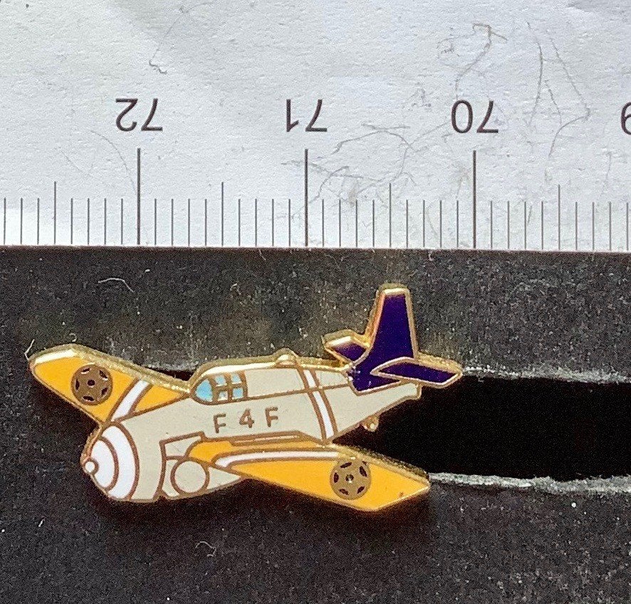 pin, militair, Grumman F-4F Wildcat, luchtmacht, emaille (R3, Ophalen of Verzenden, Nieuw, Overige onderwerpen, Speldje of Pin