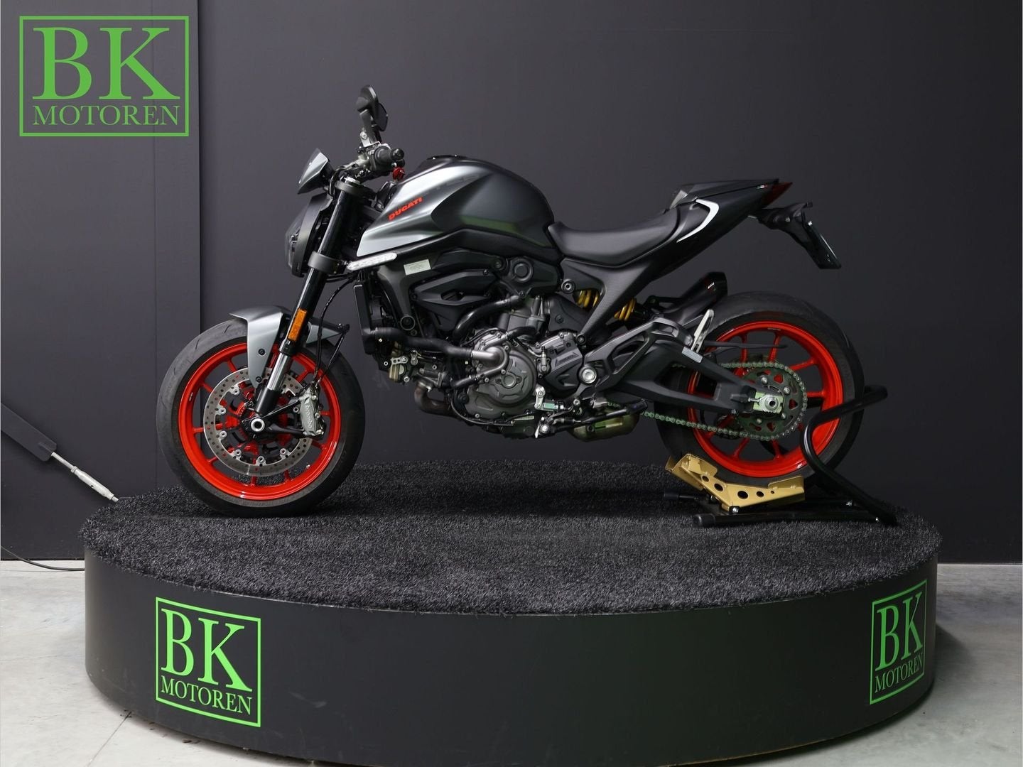 DUCATI MONSTER 937 + | Termignoni, DUCATI, 2 cilinders, Motorrijbewijs A, Bedrijf
