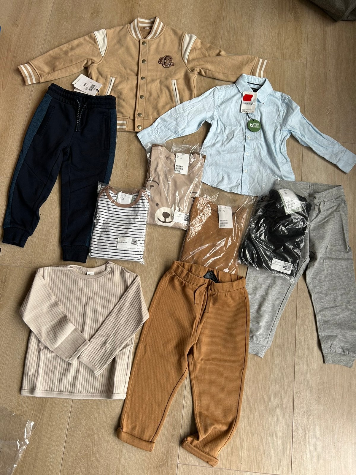 We, H&M, c&a, Uniqlo maten 104 en 110 jongenskleding trui, Kinderen en Baby's, Kinderkleding | Maat 110, Ophalen of Verzenden