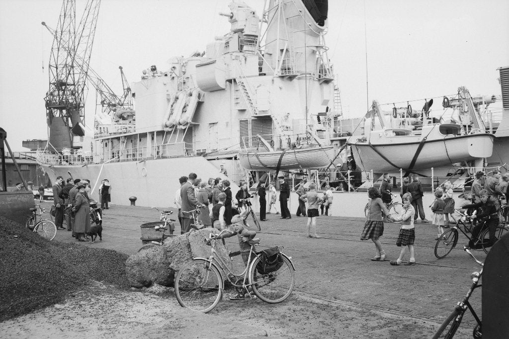delfzijl, Foto, Ophalen of Verzenden, Zo goed als nieuw, Voor 1940