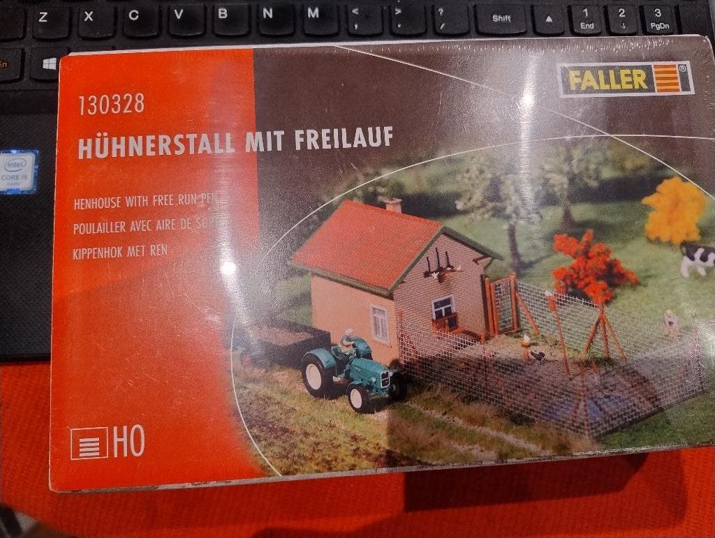 Faller 130328 Hühnerstall mit Freilauf (H0), Hobby en Vrije tijd, Modeltreinen | H0, Nieuw, Brug, Tunnel of Gebouw, Gelijkstroom of Wisselstroom