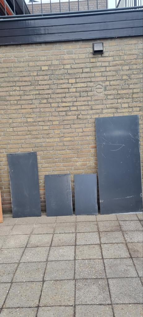 Vier donkergrijze platen, Ophalen of Verzenden