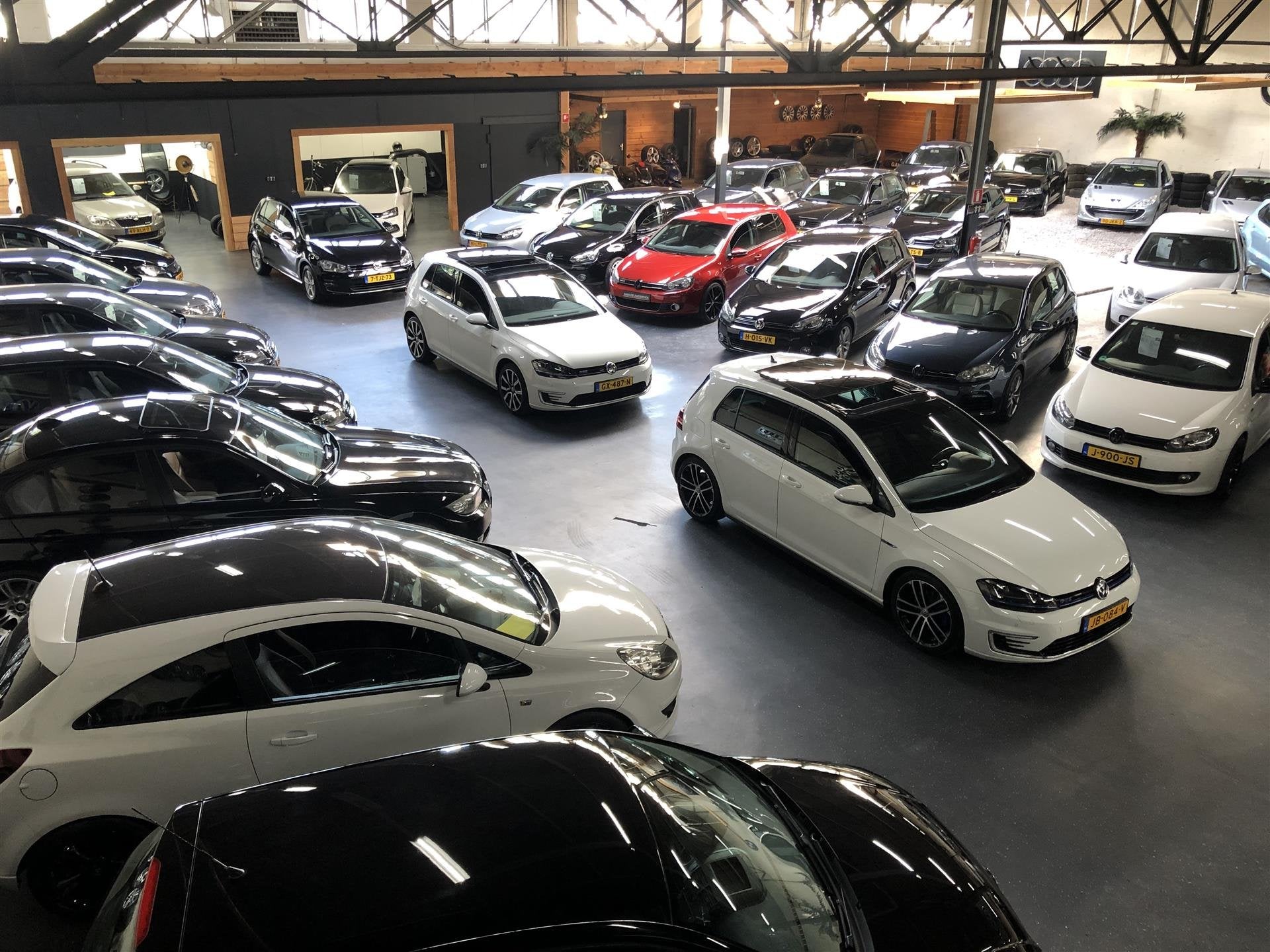 Foto 35 van Volkswagen Golf 1.4 TSI DSG | R-Line | Pano | Akra | Maxton
