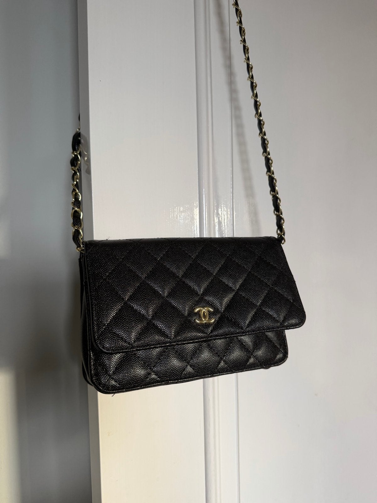 Chanel Wallet on Chain (WOC) Zwart - Amper gedragen, Ophalen of Verzenden, Zo goed als nieuw, Zwart, Schoudertasje