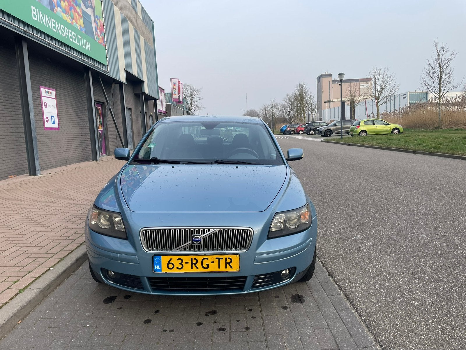Volvo S40 2.4 I 103KW 2005 Blauw. Degelijke 5 cillinder., Voorwielaandrijving, 700 kg, Blauw, Origineel Nederlands