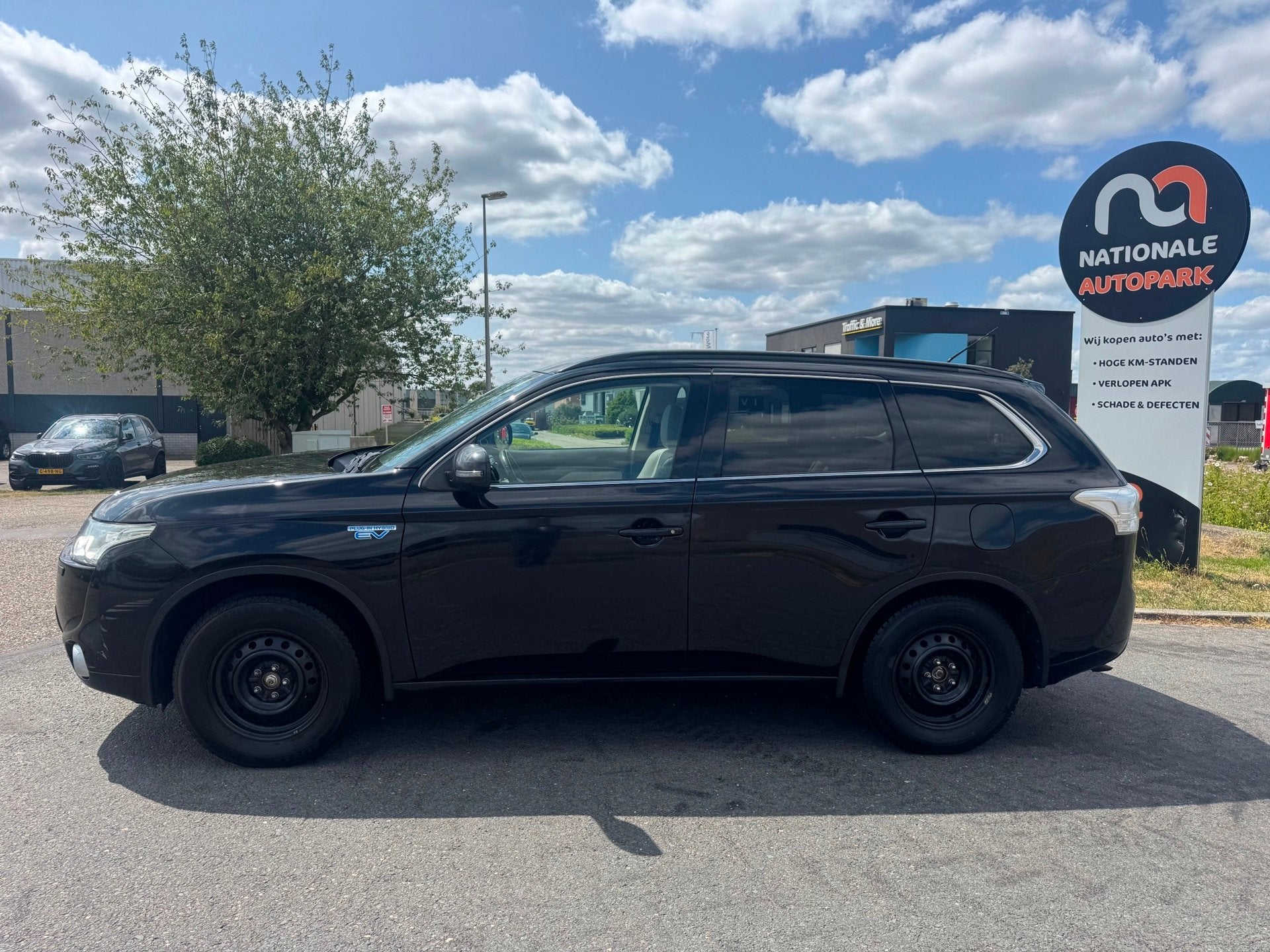 Mitsubishi Outlander | 2014 | 2.0 PHEV Instyle+ | Automaaat, 1821 kg, 4 cilinders, Zwart, Bedrijf