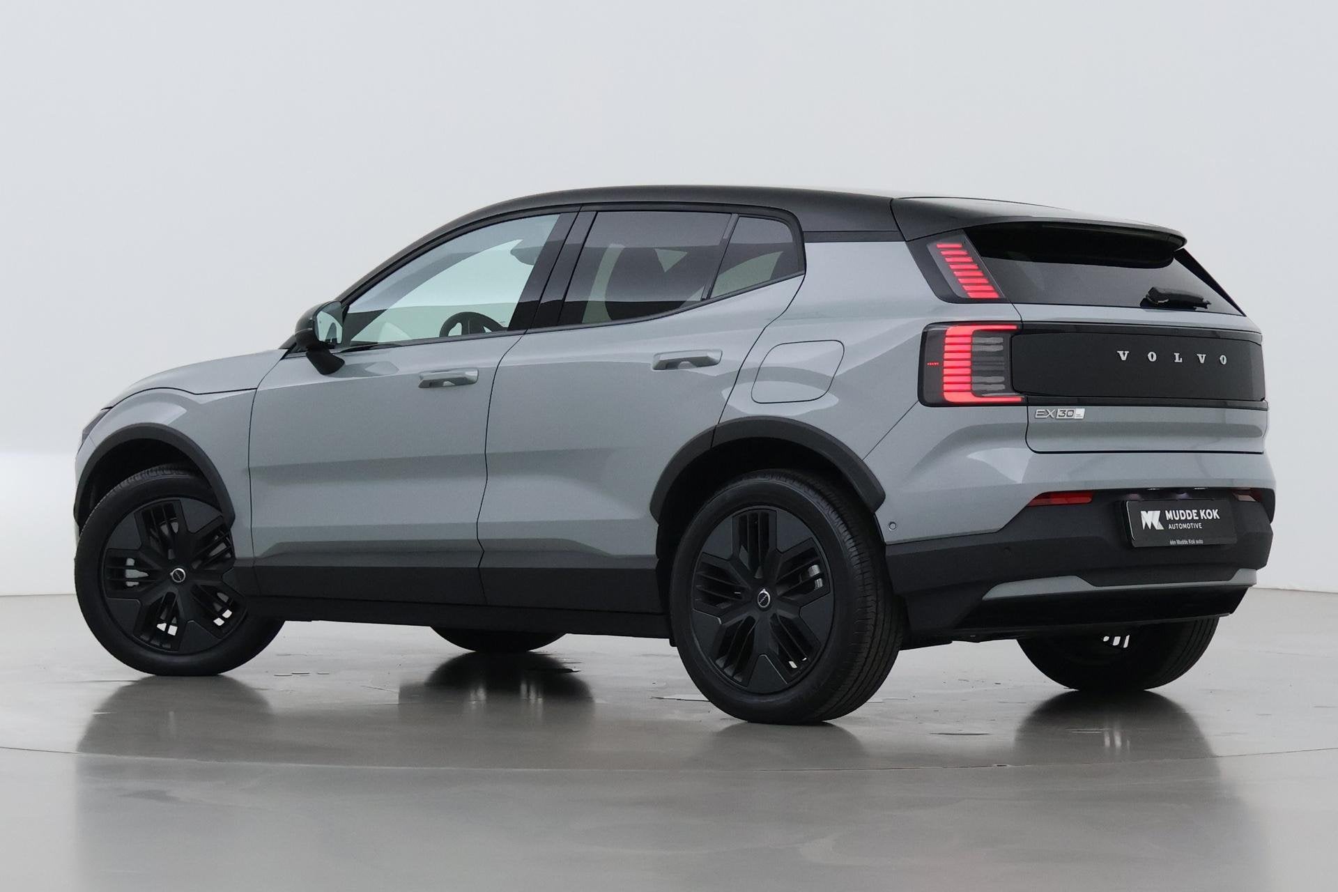 Volvo EX30 Cross Country Twin Motor Performance Ultra 69 kWh, Auto's, Gebruikt, Vierwielaandrijving, SUV of Terreinwagen, 427 km