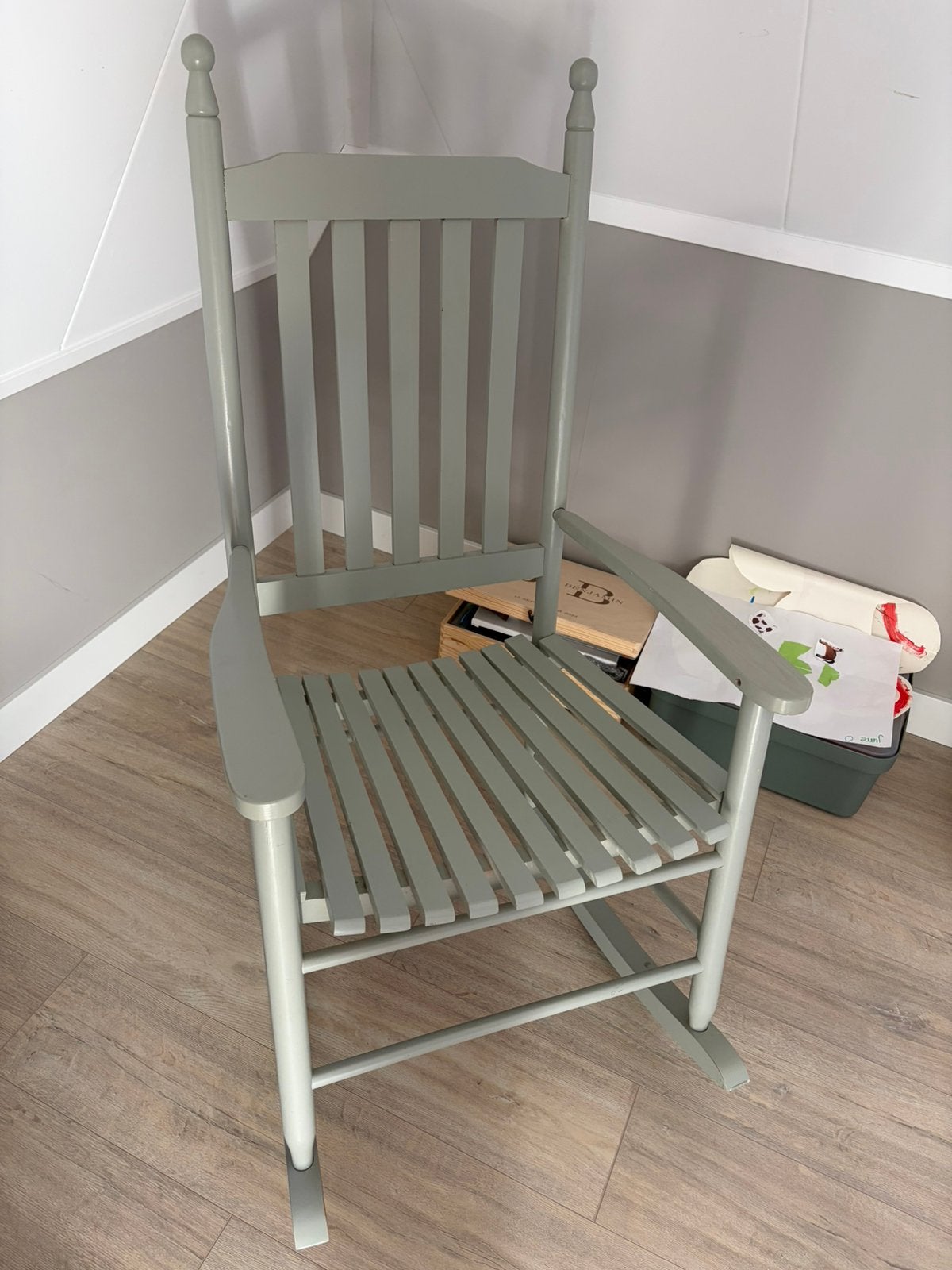 Mooie houten schommelstoel, Ophalen, Zo goed als nieuw, Wit, Eén