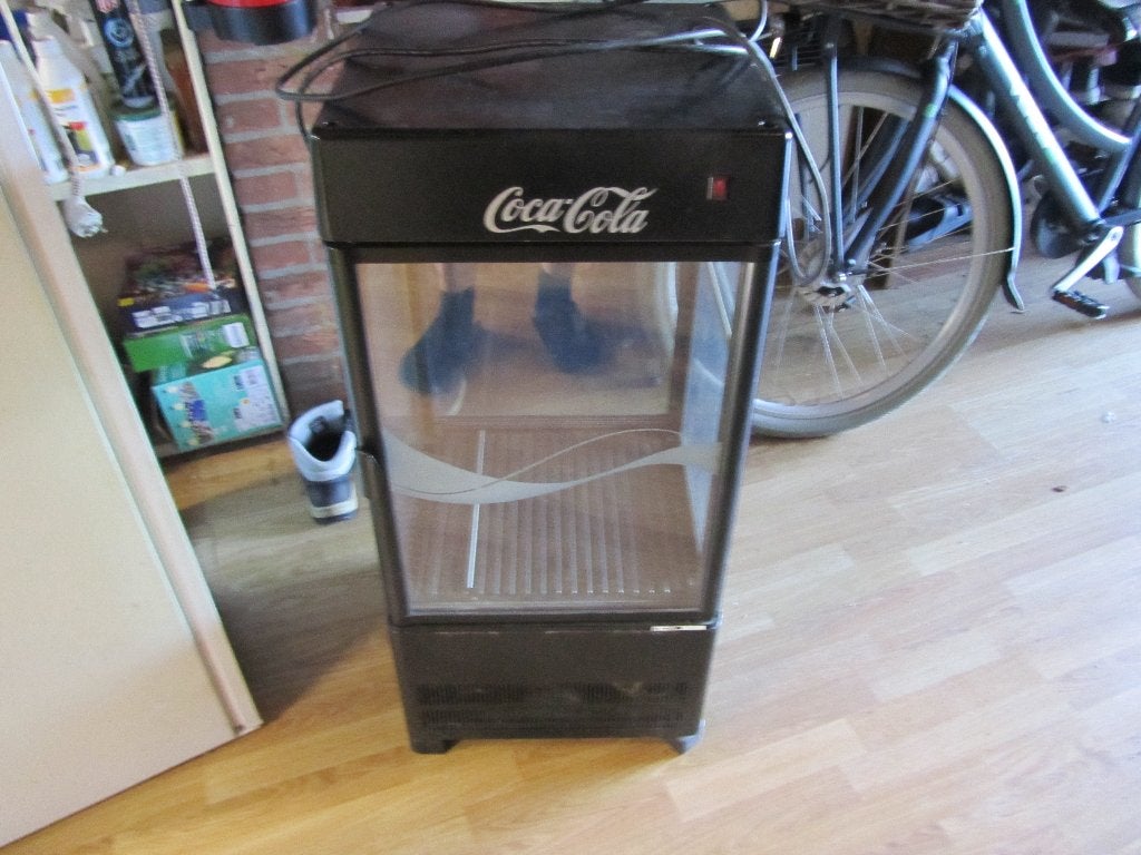 Coca-Cola Mini Koelkast 40 x 40 x 93 cm koelt niet meer, Witgoed en Apparatuur, Koelkasten en IJskasten, Zonder vriesvak, Minder dan 45 cm