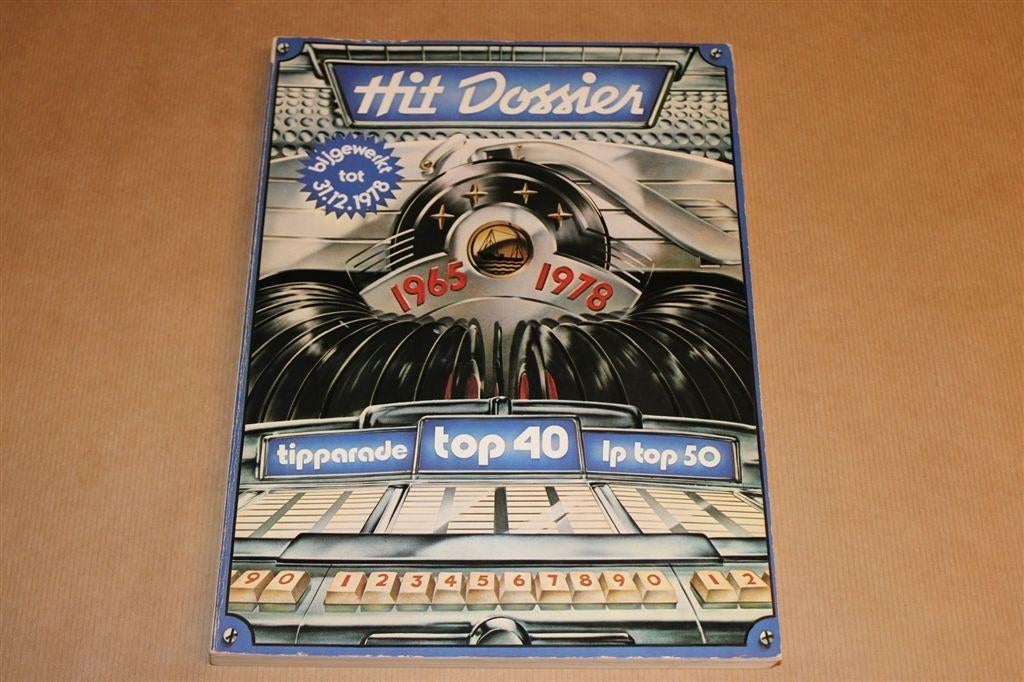 Hit Dossier 1965-1978 — Hét Naslagwerk van de Jaren \'60 & 7, Ophalen of Verzenden, Gelezen, Artiest