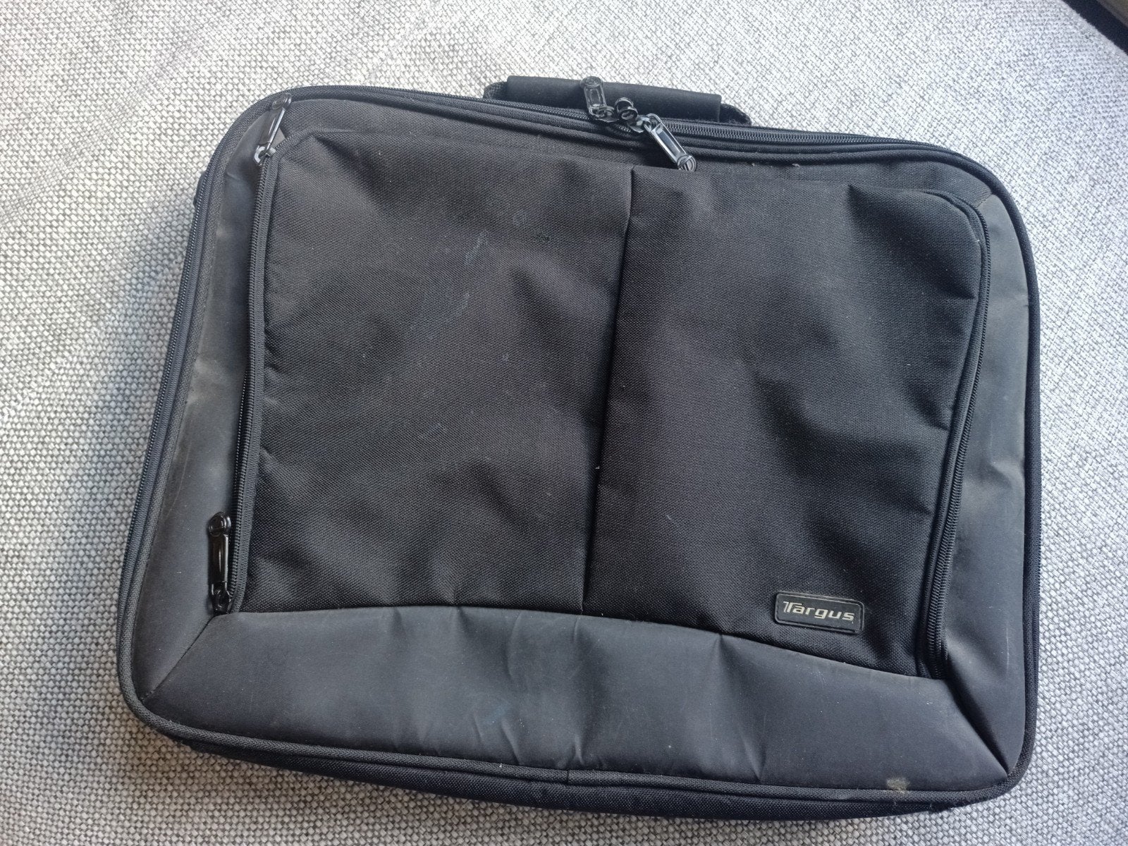 Laptoptas, Computers en Software, Ophalen, 17 inch of meer, Zo goed als nieuw