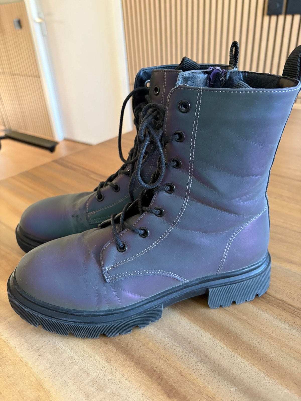 Showby veterboots, glanzend paars, maat 35, Ophalen of Verzenden, Zo goed als nieuw, Meisje