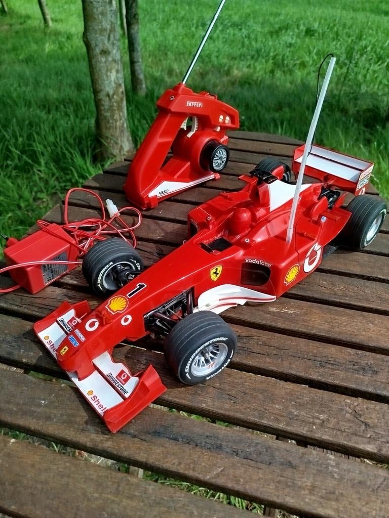 FERRARI RADIOGRAFISCH BESTUURBARE AUTO., Ophalen of Verzenden, Overige schalen, Auto offroad
