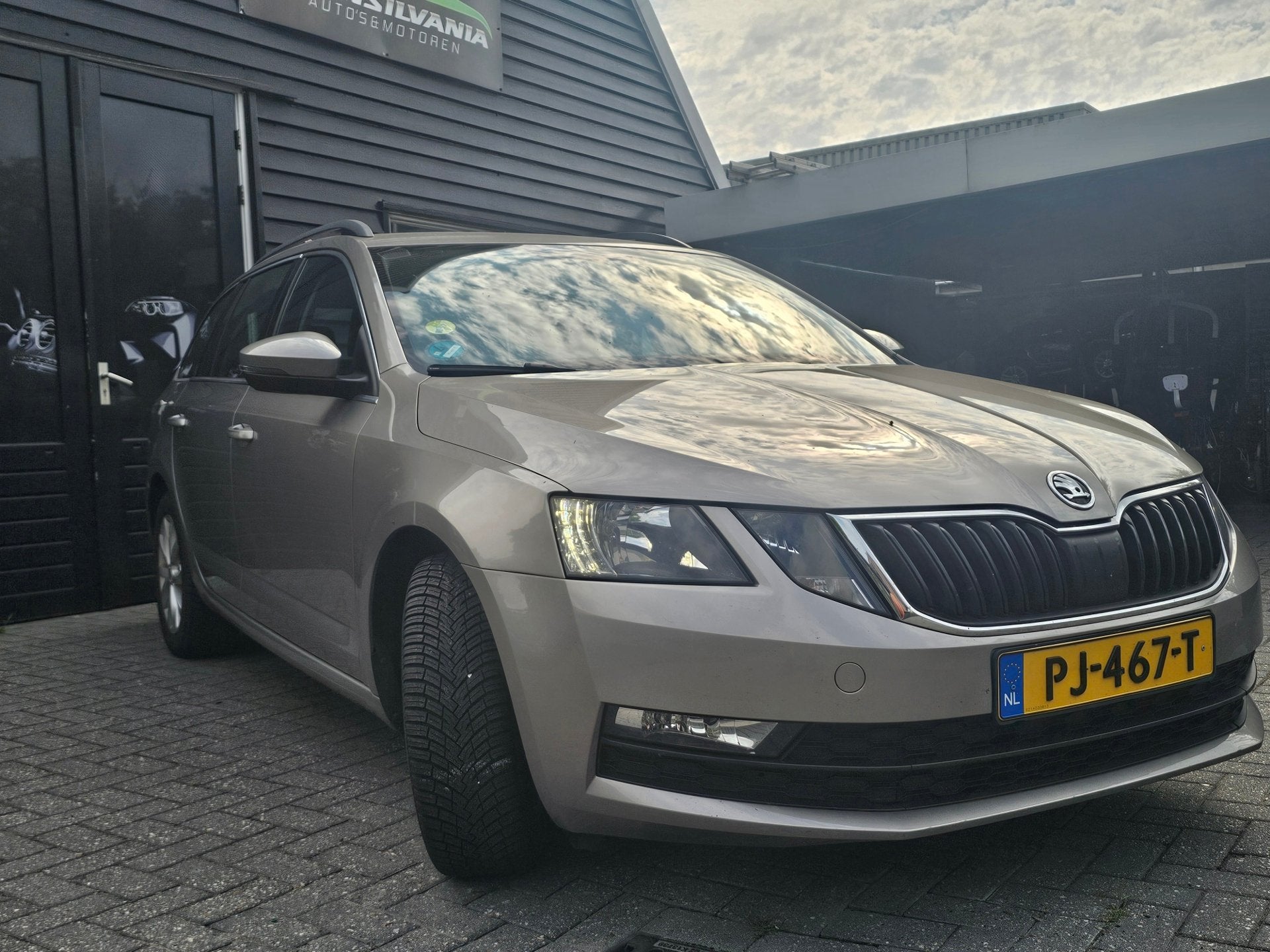 Skoda Octavia Combi 1.6 TDI Greentech Ambition Business, Auto's, Dealer onderhouden, Gebruikt, Euro 6, 4 cilinders