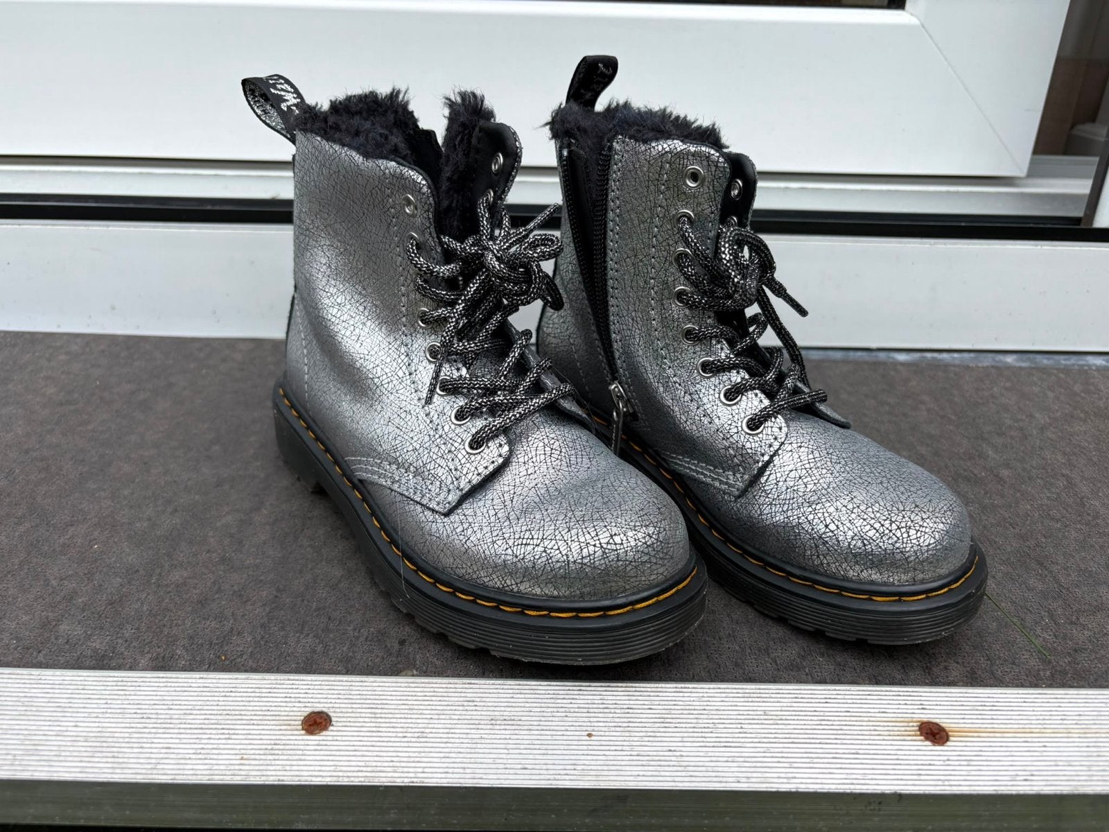 Dr. Martens 1460 Serena T EU30 kinderlaarzen, Ophalen, Zo goed als nieuw, Jongen of Meisje