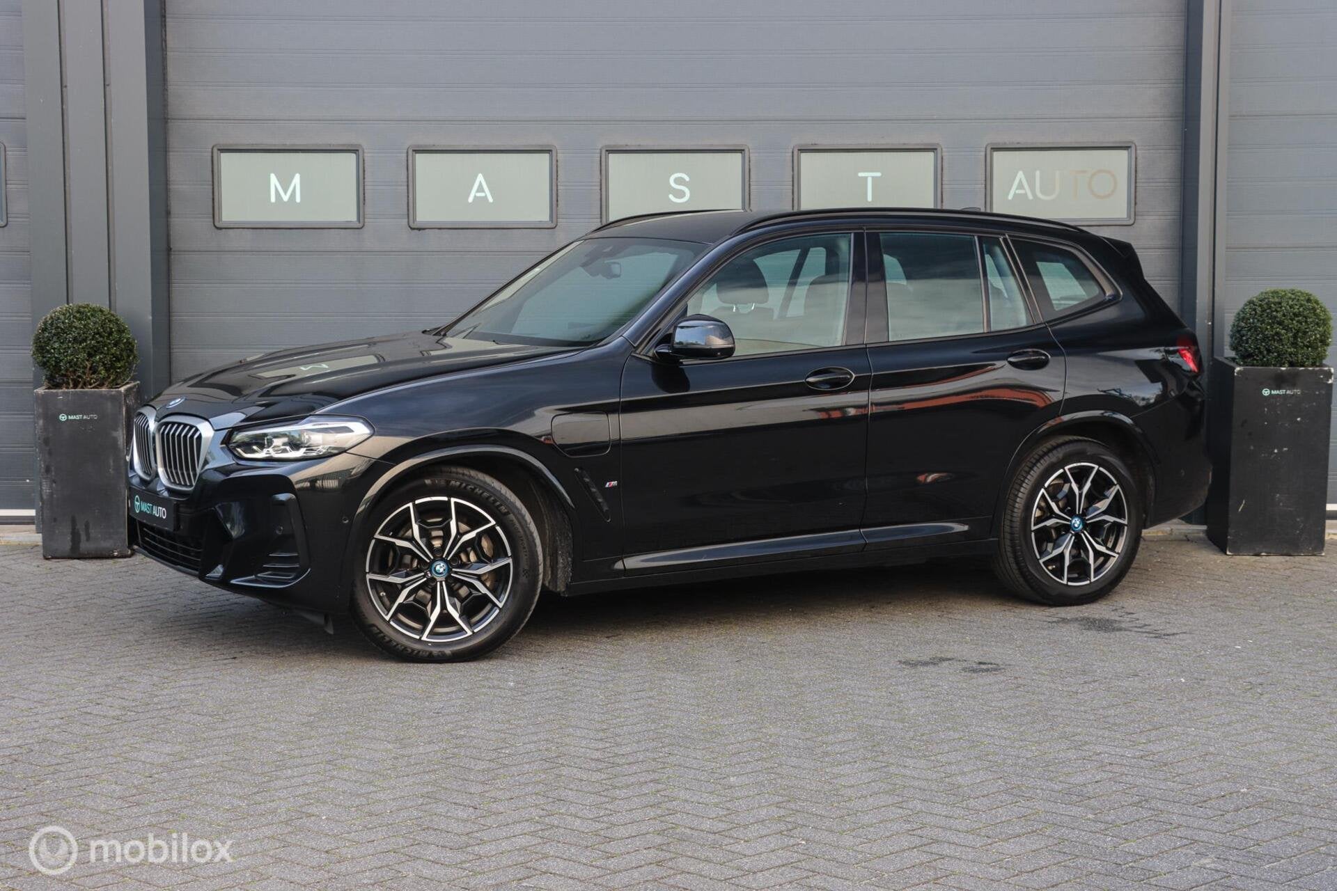 BMW X3 xDrive30e High Executive|M-Sport|Camera|LED|Apple car, Auto's, Automaat, 1998 cc, Gebruikt, Zwart