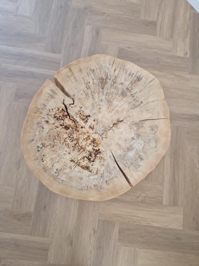 Unieke boomstam salontafel op wielen, Huis en Inrichting, Tafels | Salontafels, Zo goed als nieuw, Minder dan 50 cm, 50 tot 100 cm