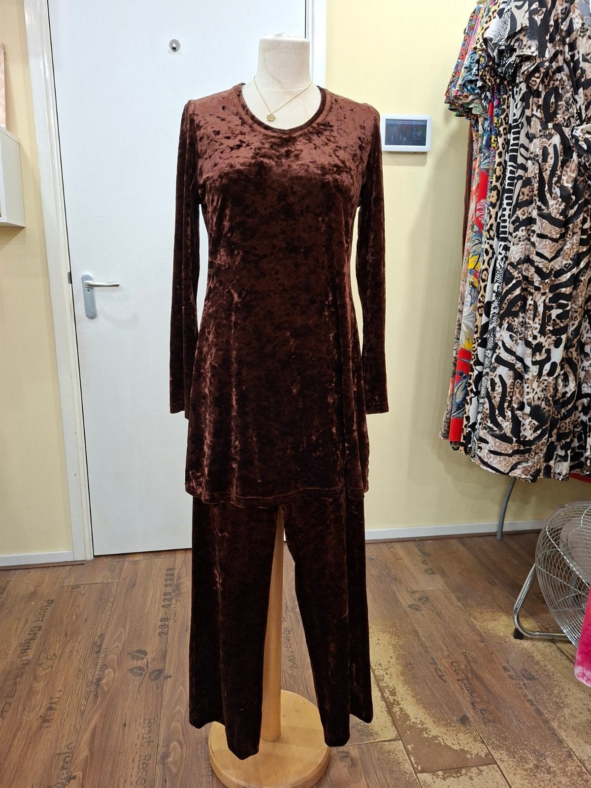 Bruin/bordeauxrode fluwelen tuniek en broek set, Kleding | Dames, Jurken, Zo goed als nieuw, Maat 36 (S), Bruin, Boven de knie