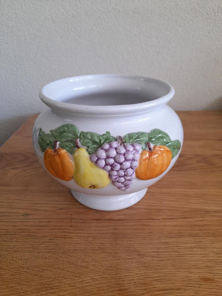 Leuke kleurige bloempot, Rond, Ophalen of Verzenden, Aardewerk, Minder dan 40 cm