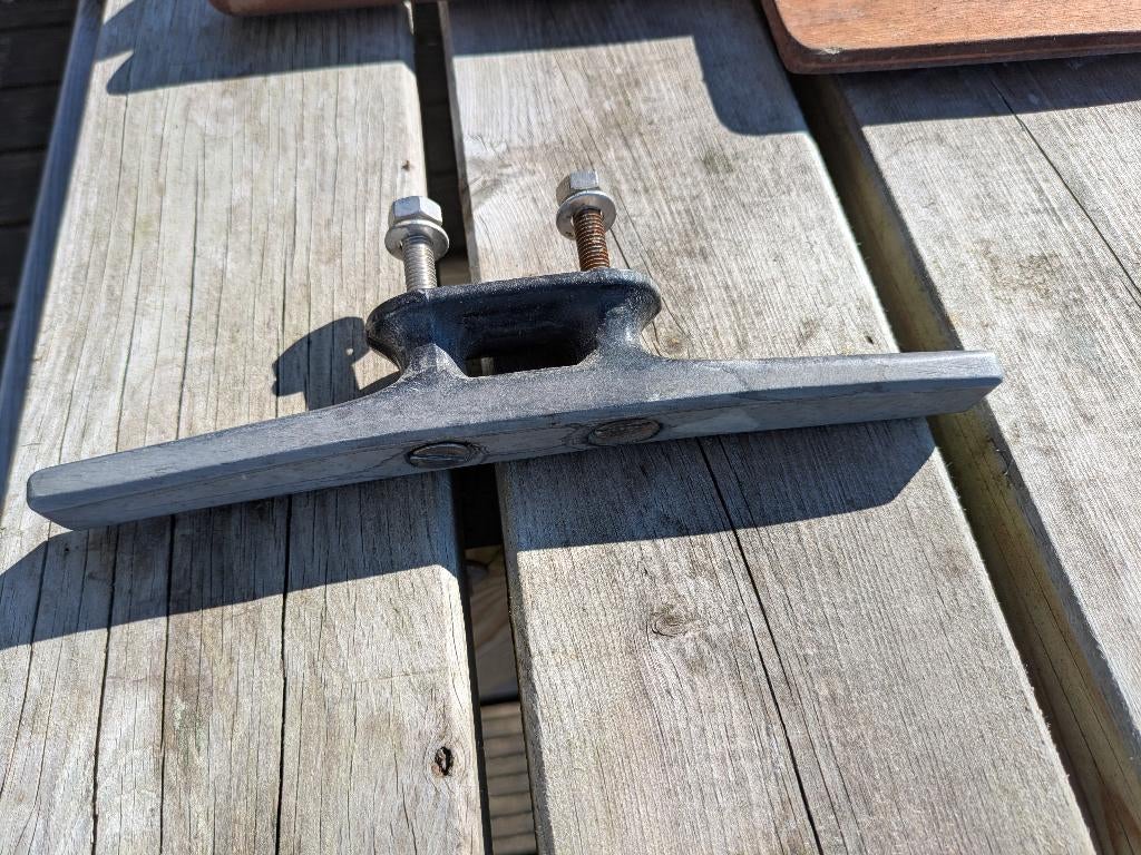 Degelijke klamp of kikken, Watersport en Boten, Ophalen of Verzenden, Gebruikt, Dekbeslag, Zeilboot of Motorboot