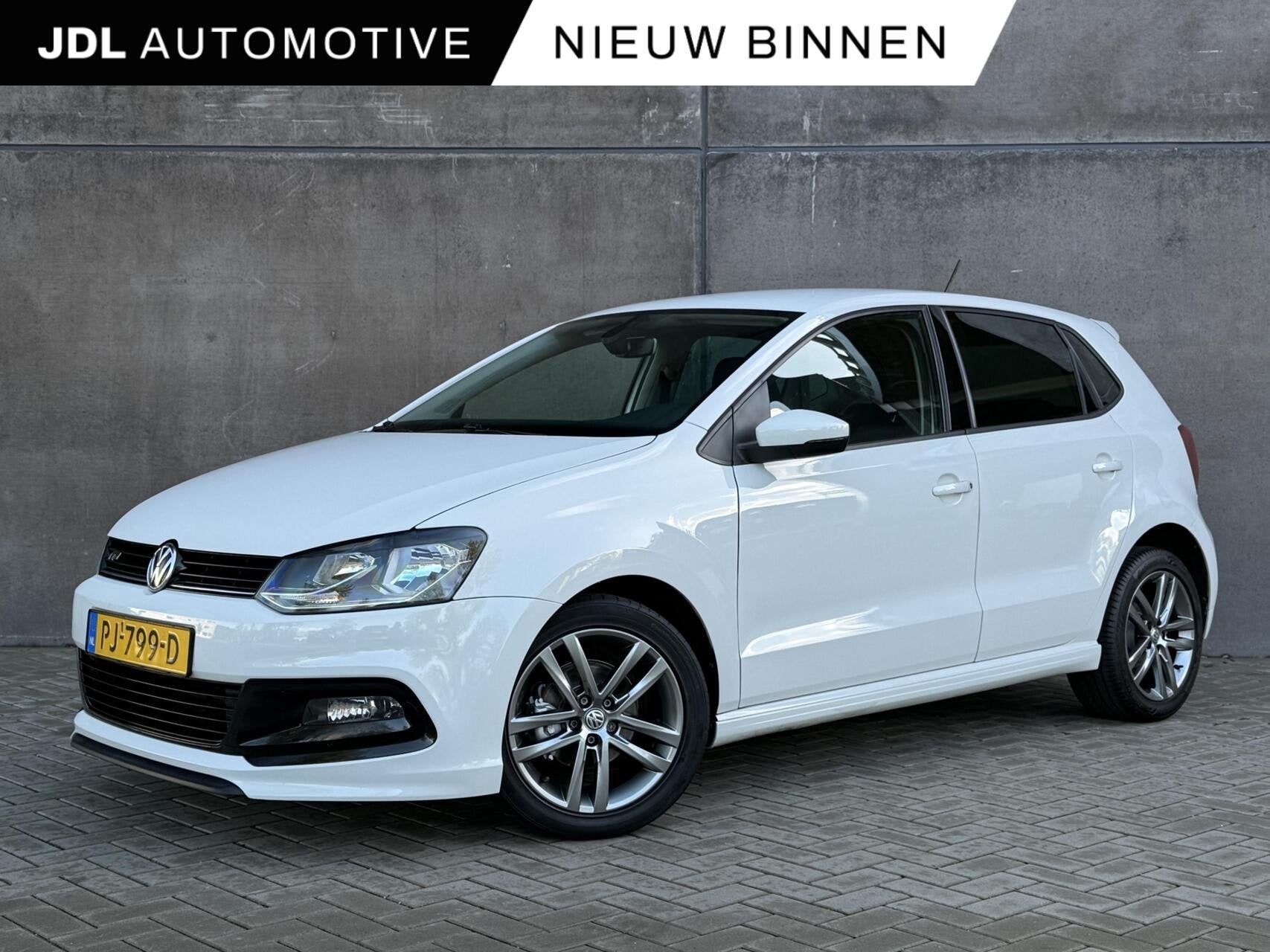 Volkswagen Polo 1.2 TSI Comfortline Business R-Line | Airco, Auto's, Stof, 4 cilinders, Met garantie (alle), Wit