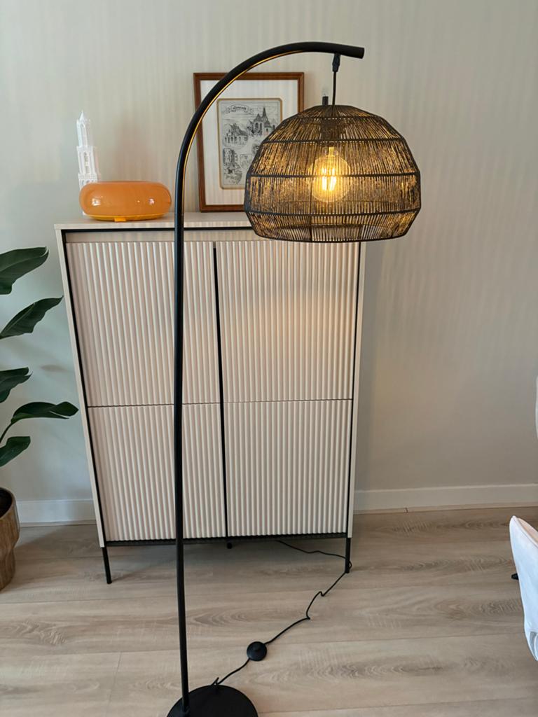 Kwantum vloerlamp Segin Zwart, Huis en Inrichting, Lampen | Vloerlampen, Ophalen, Zo goed als nieuw, Metaal, 150 tot 200 cm