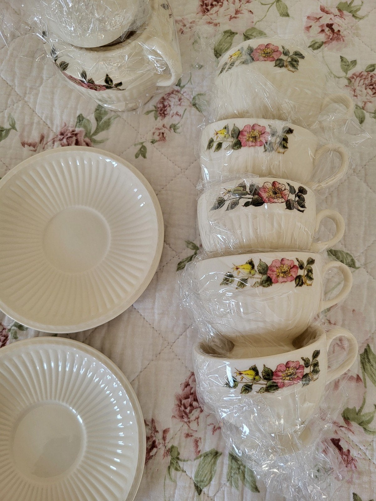 Wedgwood Briar Rose 5 kop en schotel en suikerpot, Ophalen, Klassiek, Zo goed als nieuw, Kop(pen) en/of Schotel(s)