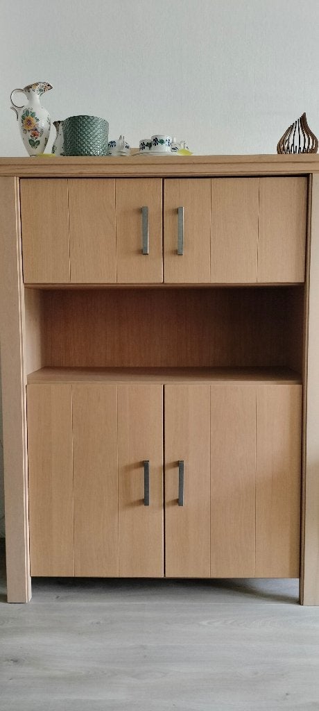 Vitrinekast, Ophalen, 100 tot 150 cm, 150 tot 200 cm, 50 tot 75 cm