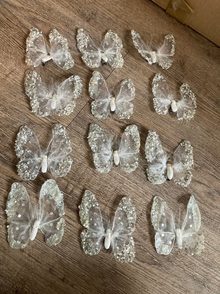 Decoratie vlinders met clip 12 stuks, Ophalen of Verzenden, Gebruikt, Wit