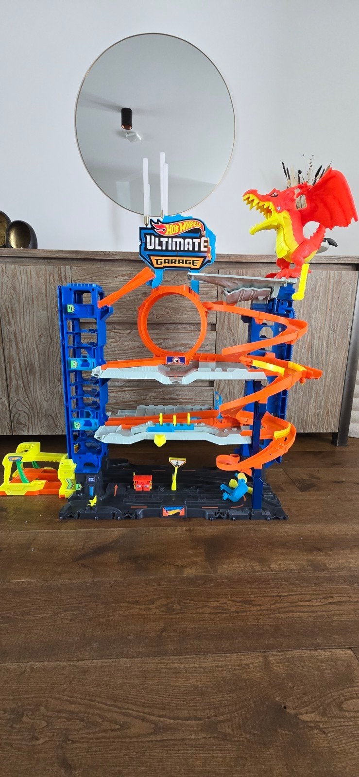 Hot Wheels Ultimate Garage met draak, Kinderen en Baby's, Speelgoed | Racebanen, Ophalen, Zo goed als nieuw, Handmatig, Hot Wheels