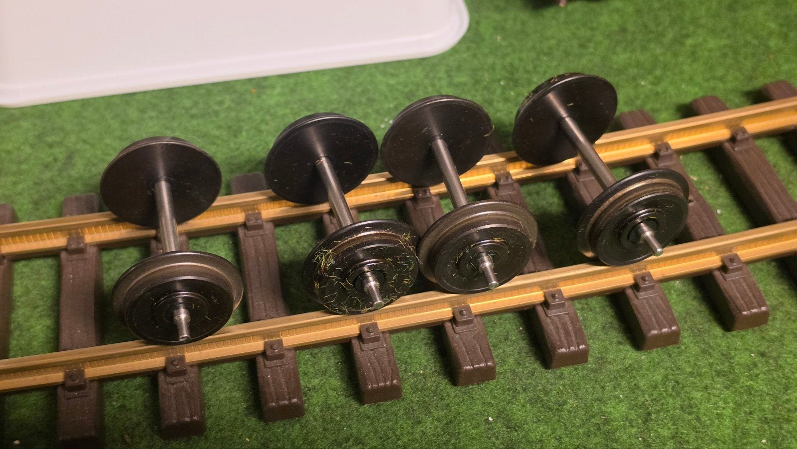 4 zwarte metalen wielen voor lgb wagon, Gebruikt, Gelijkstroom, Wagon, Ophalen of Verzenden
