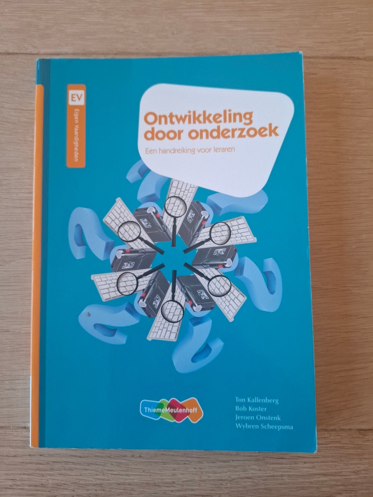 Ontwikkeling door onderzoek - Een handreiking voor leraren, Ton Kallenberg, Bob Koster, Jeroen Onstenk, Wybren Scheepsma, Zo goed als nieuw