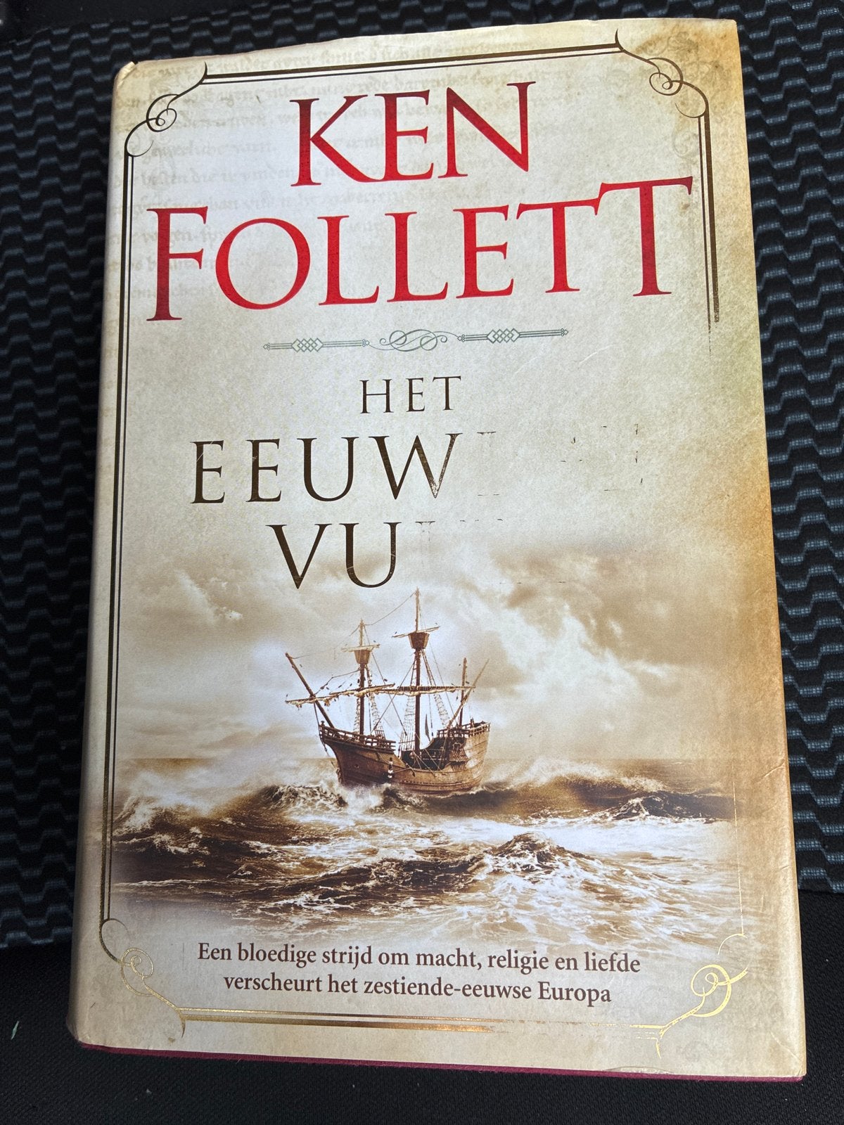 Ken Follett - Het Eeuwige Vuur (Paperback), Ophalen of Verzenden, Zo goed als nieuw, Nederland