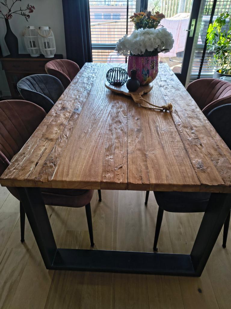 Robuuste eettafel van massief hout met metalen onderstel, Industrieel, robuust, 200 cm of meer, 50 tot 100 cm, Zo goed als nieuw