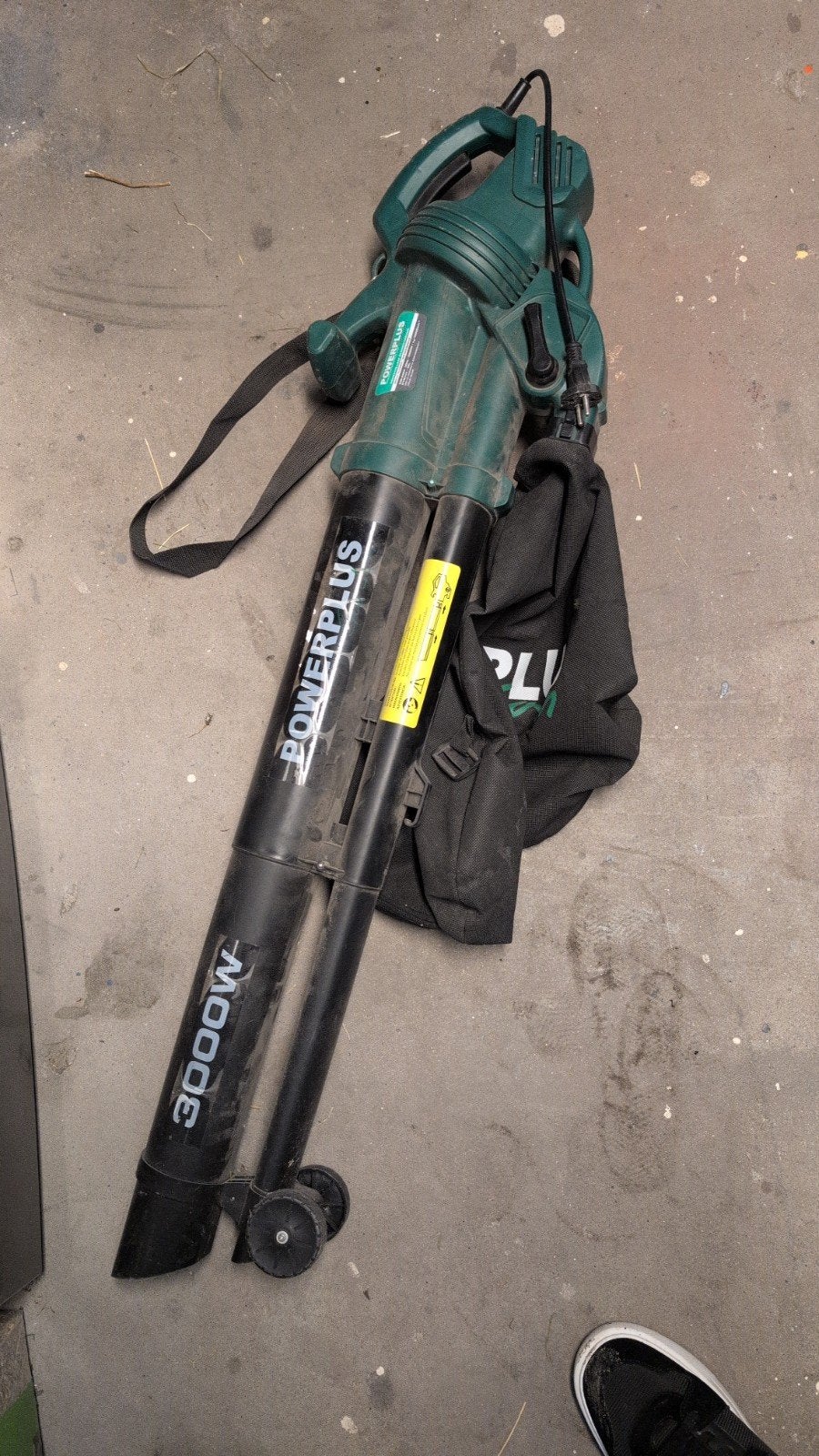 Powerplus 3000W Bladblazer - Krachtig en Efficiënt, Ophalen, Gebruikt, Handgedragen, Met opvangzak
