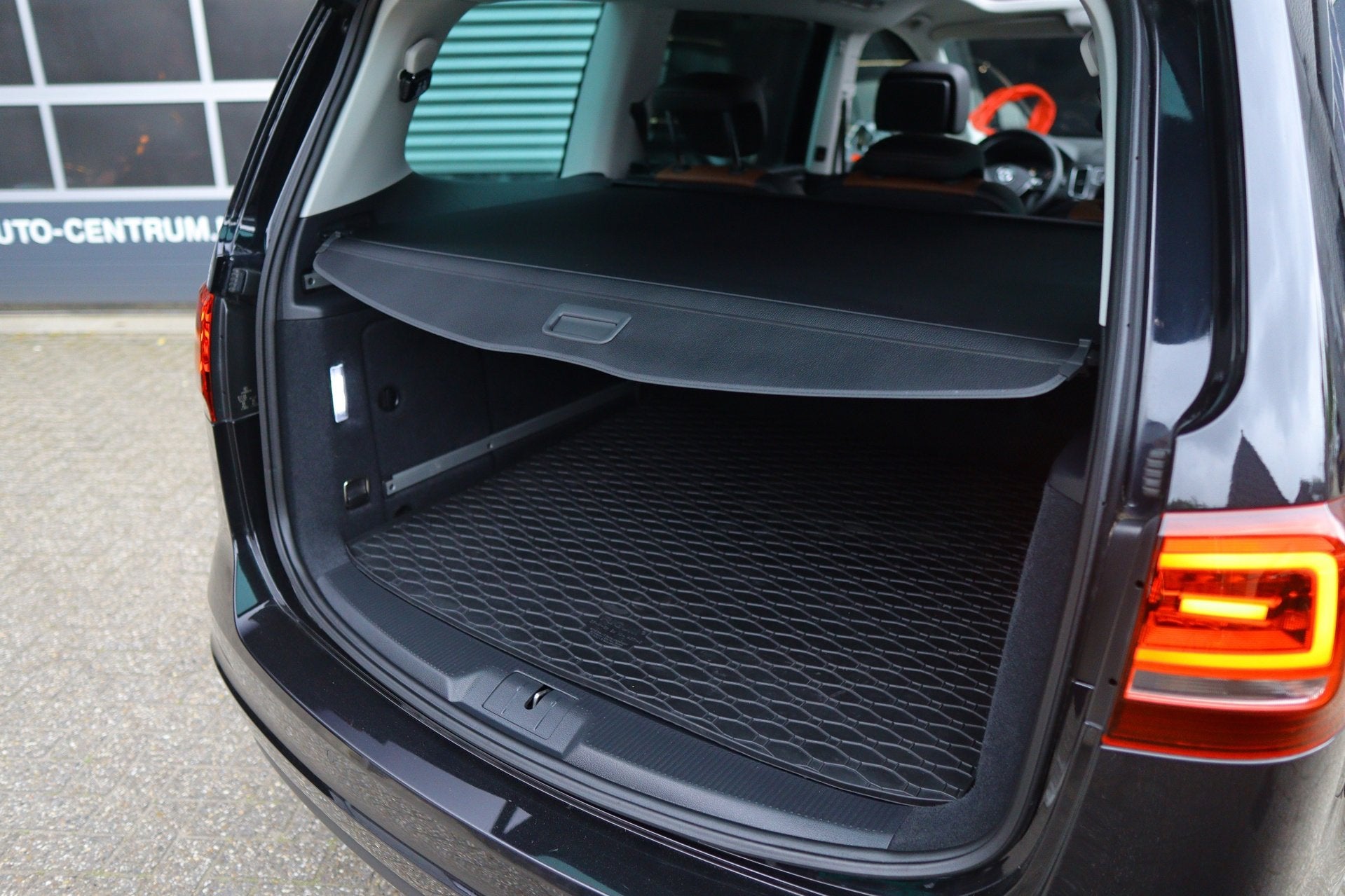 Foto 45 van Volkswagen SHARAN 1.4 TSI Exclusive Series 7 zits Full optio