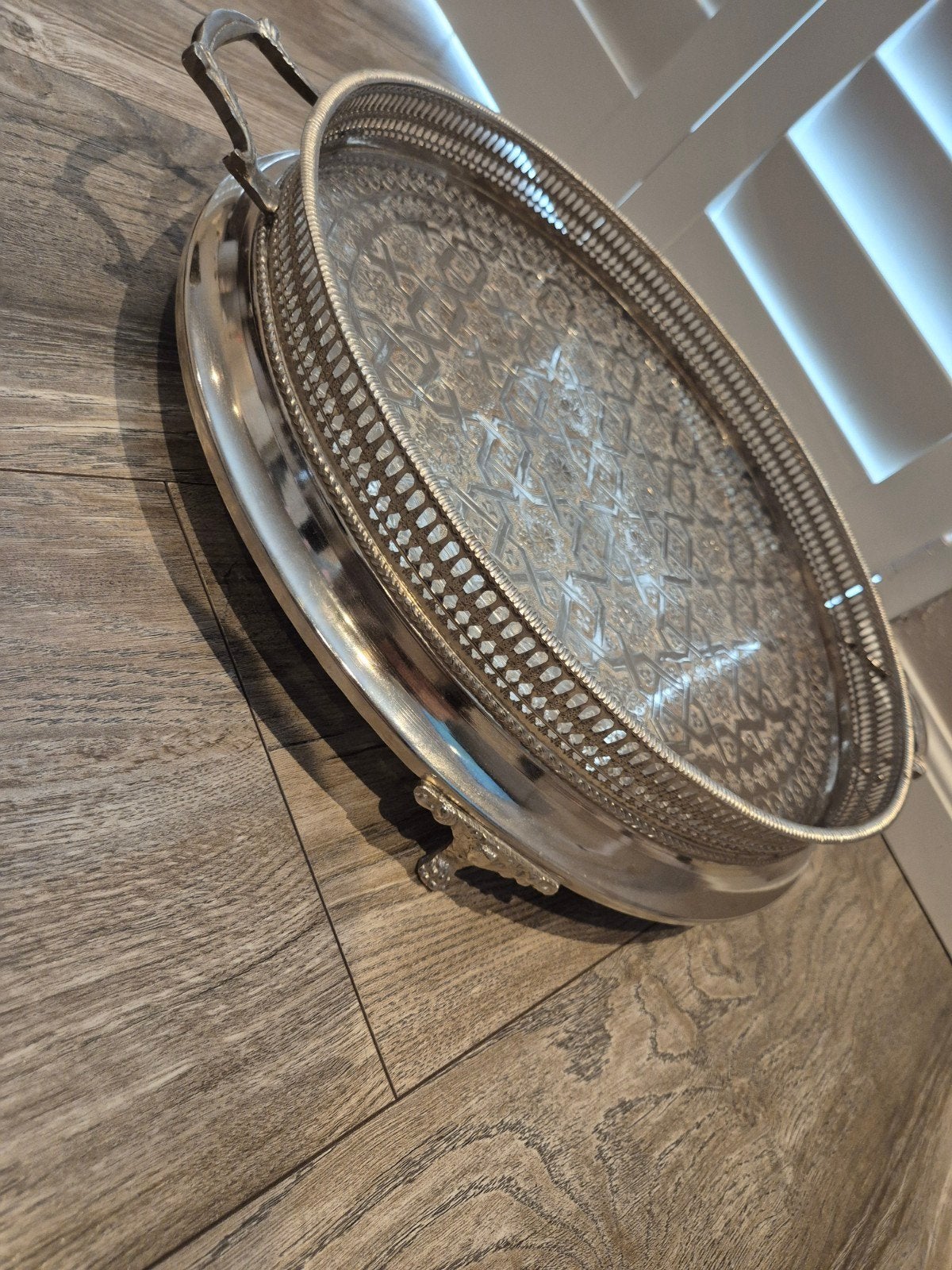 Decoratieve zilverkleurige dienblad met handvatten, Huis en Inrichting, Ophalen