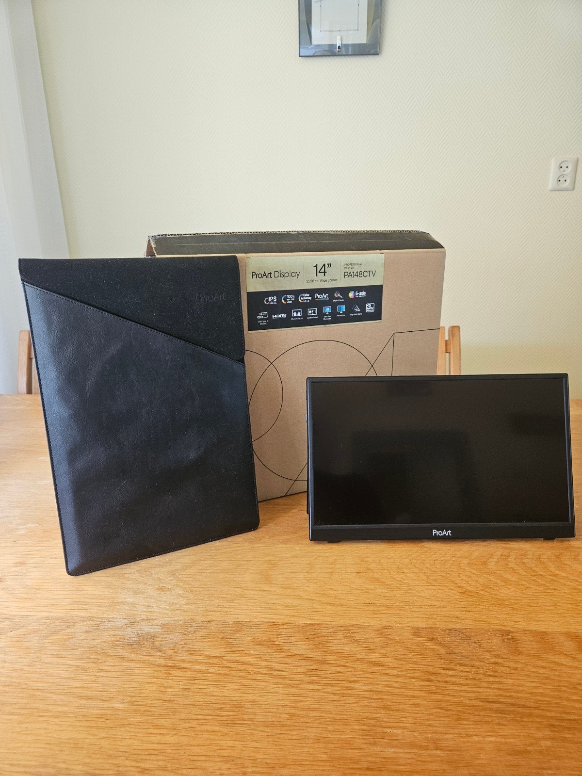 ASUS ProArt PA148CTV Portable Touch Monitor Kleur-accuraat, Ingebouwde speakers, Full HD, Ophalen of Verzenden, Zo goed als nieuw